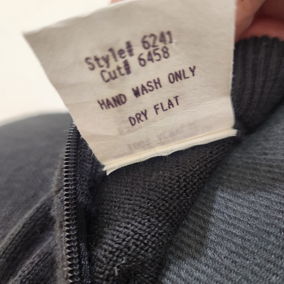 VINTAGE GRAFF Australian Knit Acrylic Sweater,Black, US Women's Small - Picture 8 of 8